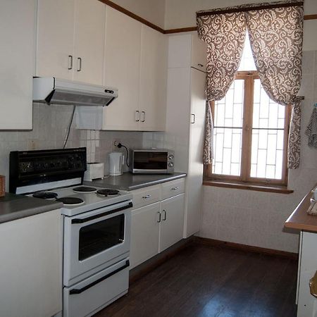 Historical Guesthouse - Self Catering Apartments 뤼데리츠 외부 사진
