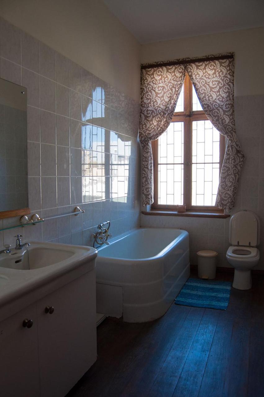 Historical Guesthouse - Self Catering Apartments 뤼데리츠 외부 사진