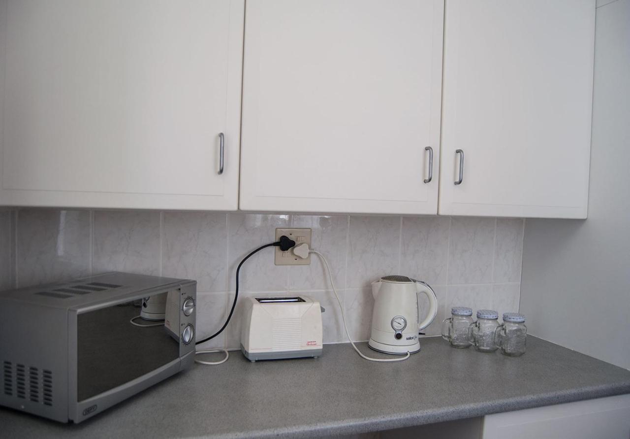 Historical Guesthouse - Self Catering Apartments 뤼데리츠 외부 사진