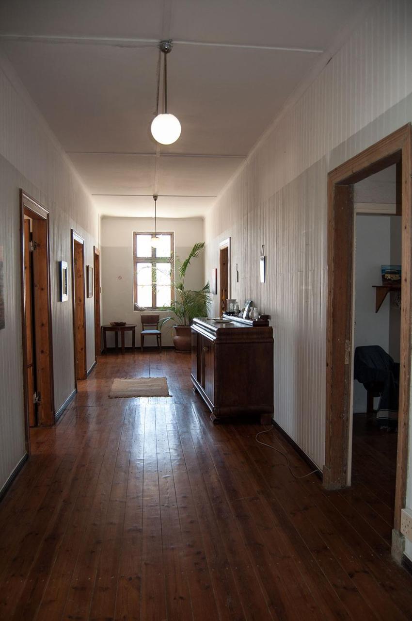Historical Guesthouse - Self Catering Apartments 뤼데리츠 외부 사진